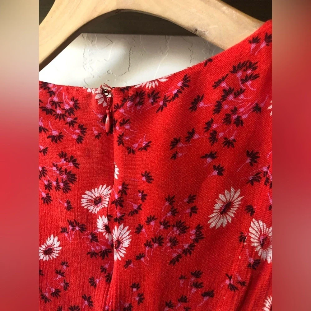 FREE PEOPLE|Vibrant red floral romper dress, mini dress•••peakaboo cutout detail - Picture 8 of 14
